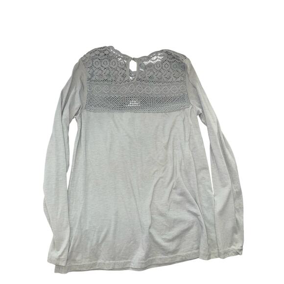 G. H. Bass & Co. Women's Gray Lace crochet long-sleeved blouse Size Medium - Picture 2 of 4